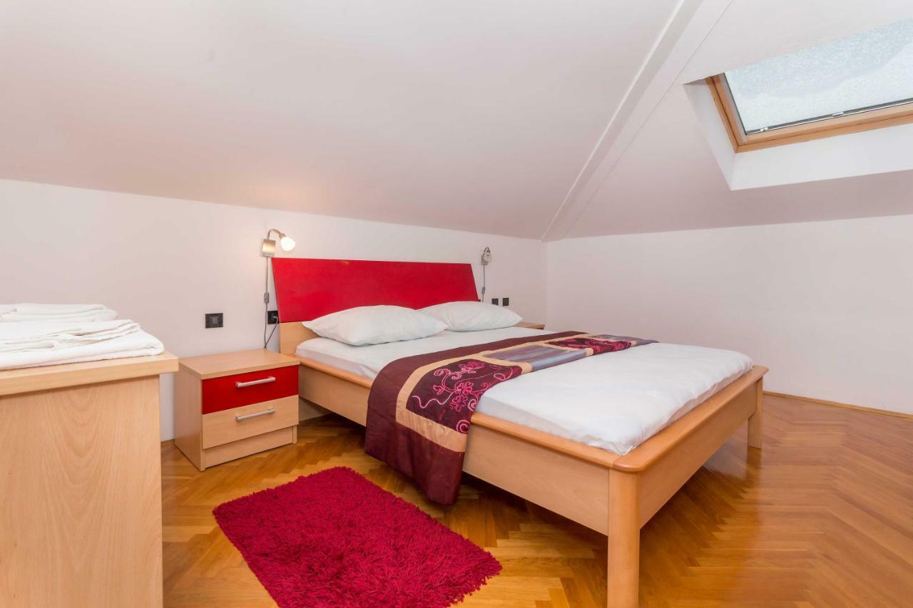Panoramic View Apartment Крес Екстериор снимка