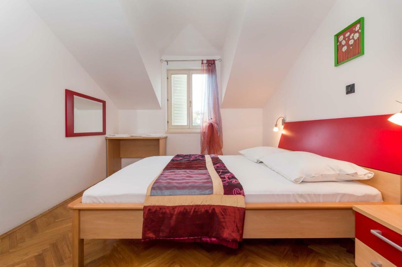 Panoramic View Apartment Крес Екстериор снимка