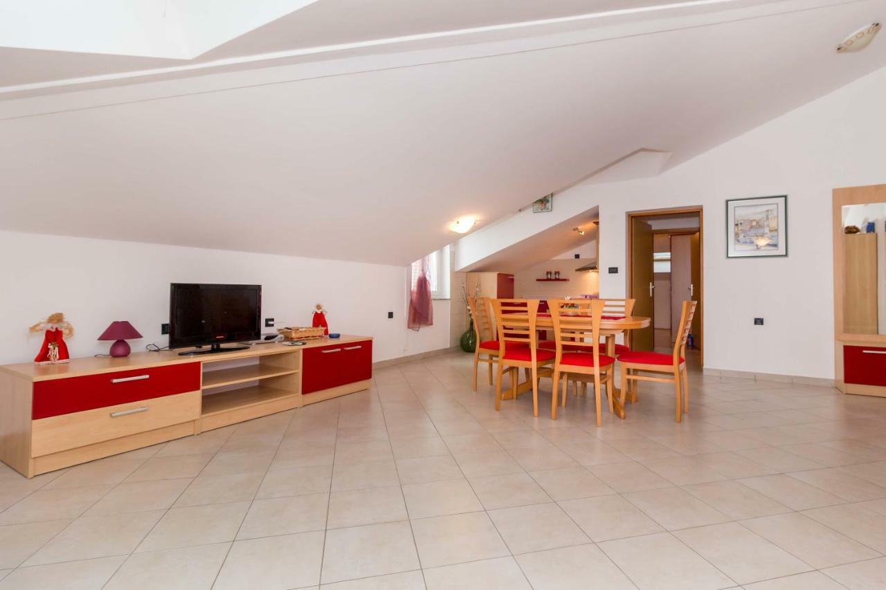Panoramic View Apartment Крес Екстериор снимка